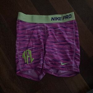 Nike pros youth large multicolored shorts 3” inseam